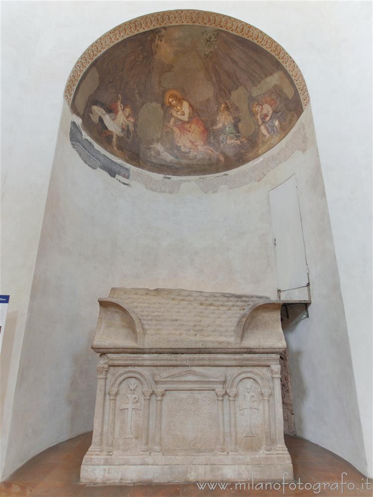 Milano - Sarcofago di Galla Placidia nella Basilica di San Lorenzo Maggiore